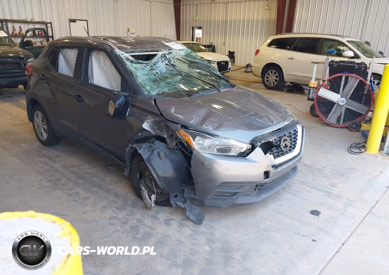 2019 Nissan Kicks S