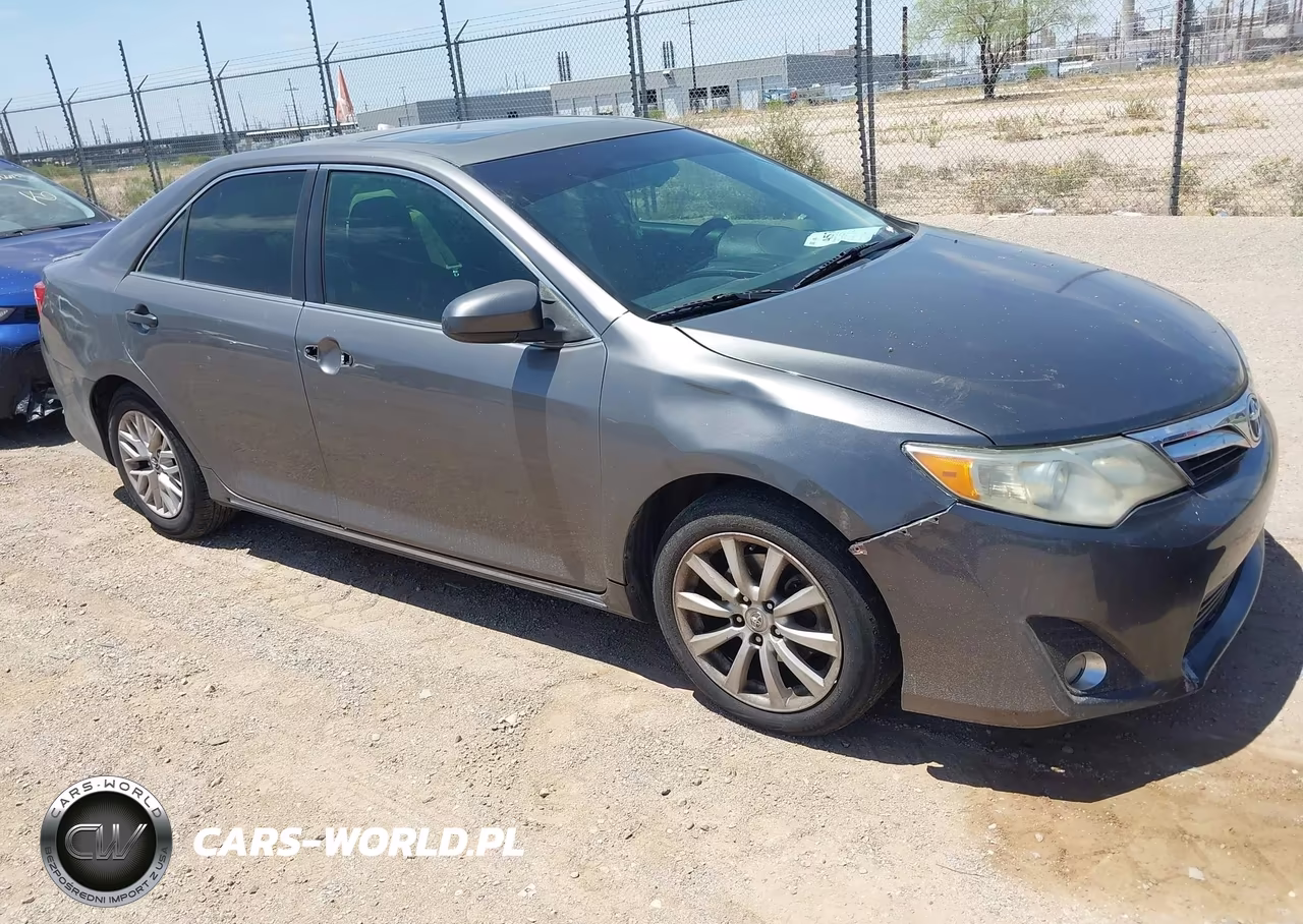 2012 Toyota Camry Le – zdjęcie 1 z 11