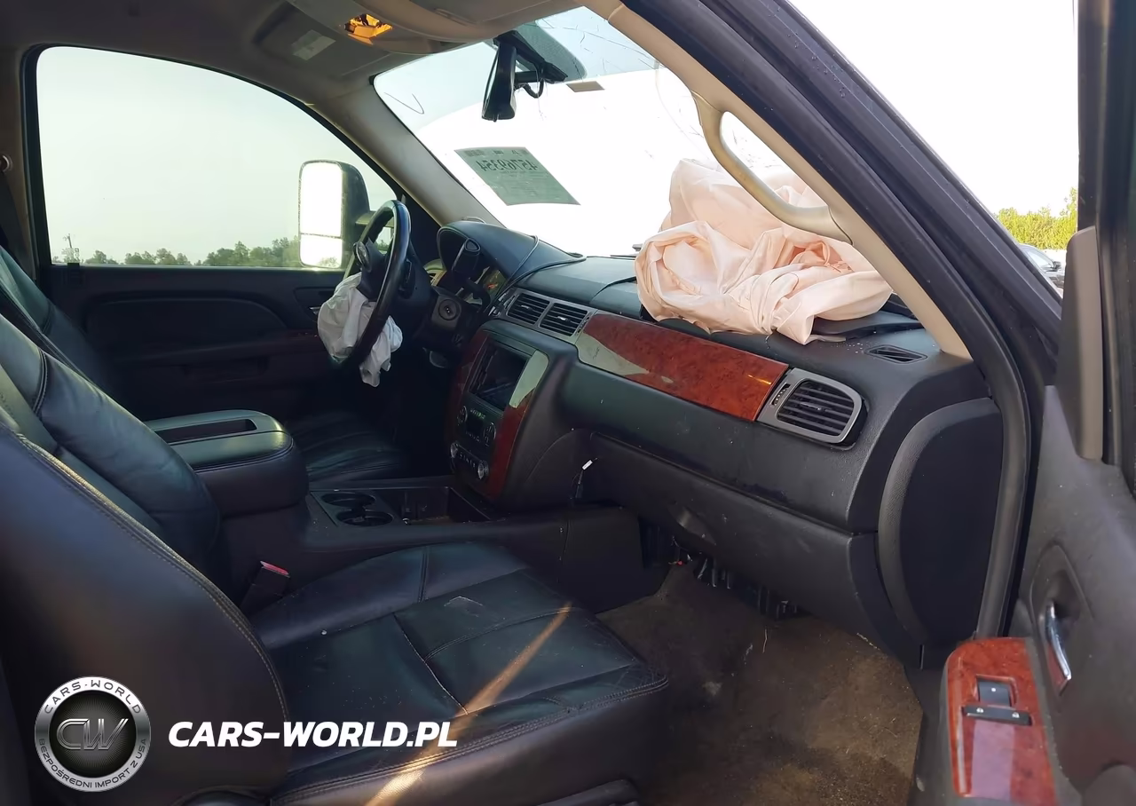 2010 Chevrolet Tahoe Lt VIN:1GNMCBE39AR246685 - 5
