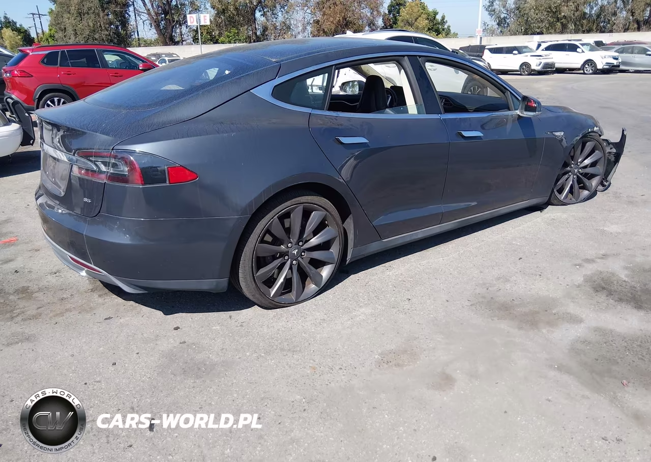 2014 Tesla Model S P85 VIN:5YJSA1H11EFP50038 - 4