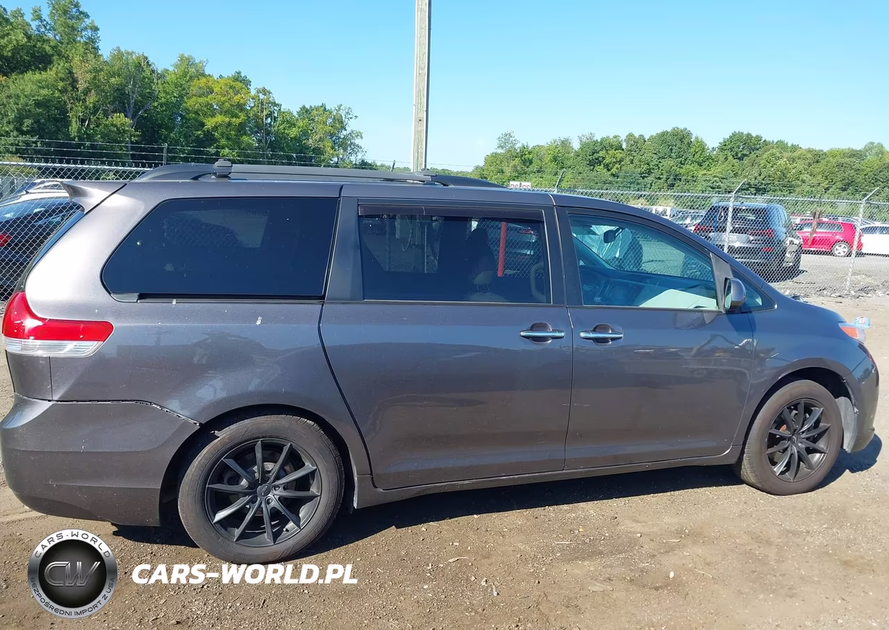 2011 Toyota Sienna Xle VIN:5TDDK3DC1BS020534 - 13