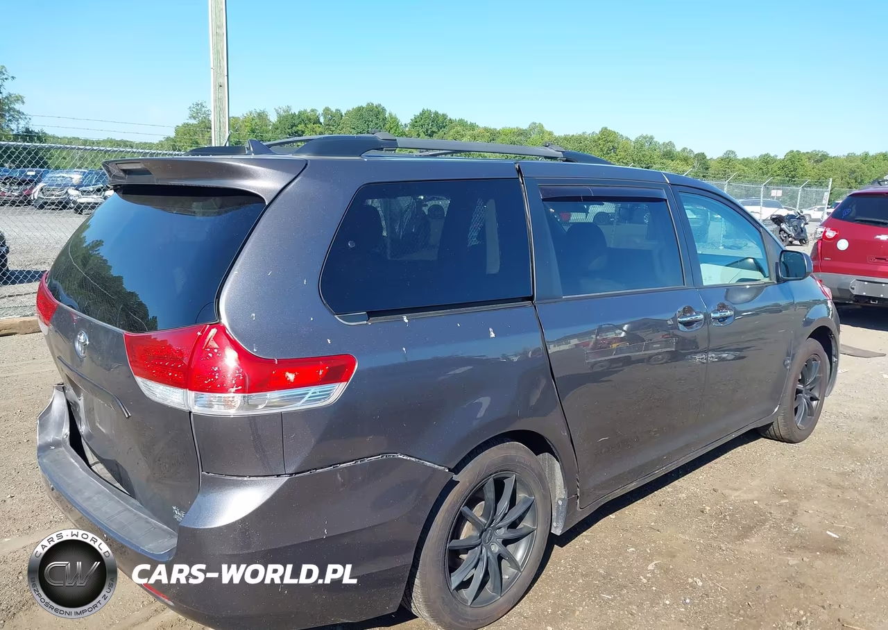 2011 Toyota Sienna Xle VIN:5TDDK3DC1BS020534 - 4