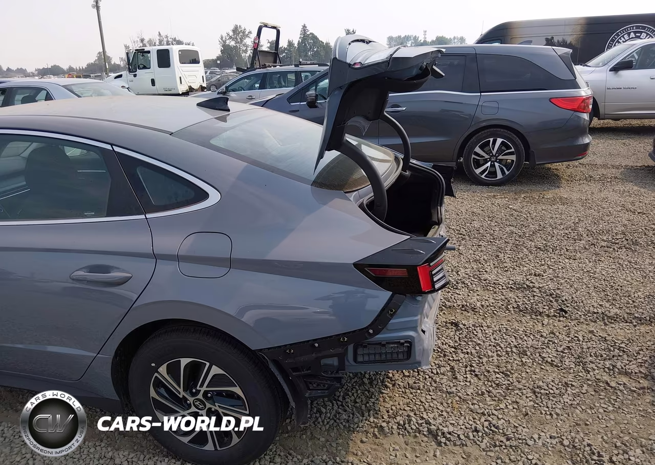 2026 Hyundai Sonata Hybrid Blue VIN:KMHL24JJ2TA161658 - 21