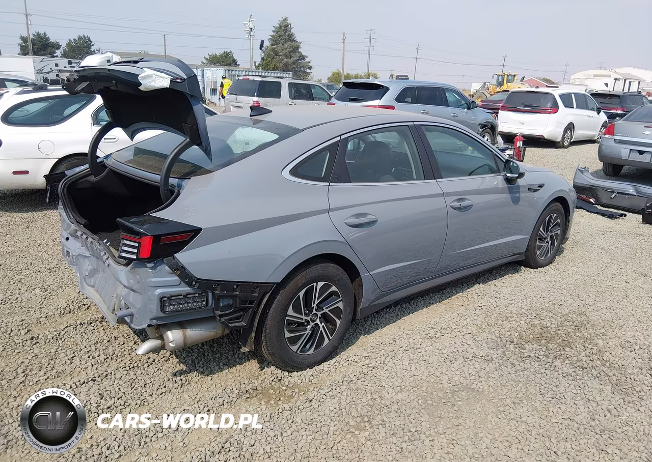 2026 Hyundai Sonata Hybrid Blue VIN:KMHL24JJ2TA161658 - 4