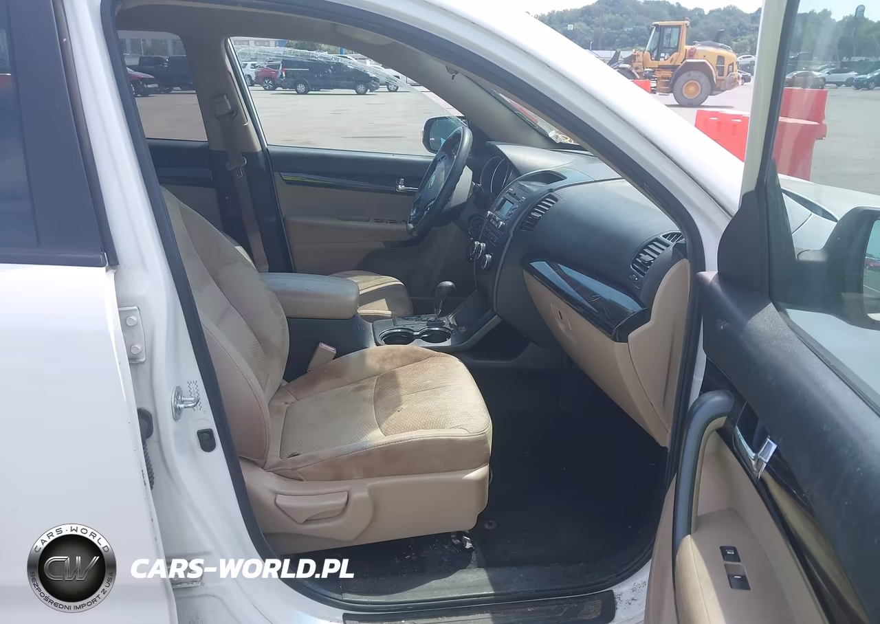 2011 Kia Sorento Lx V6 VIN:5XYKTDA23BG108617 - 5