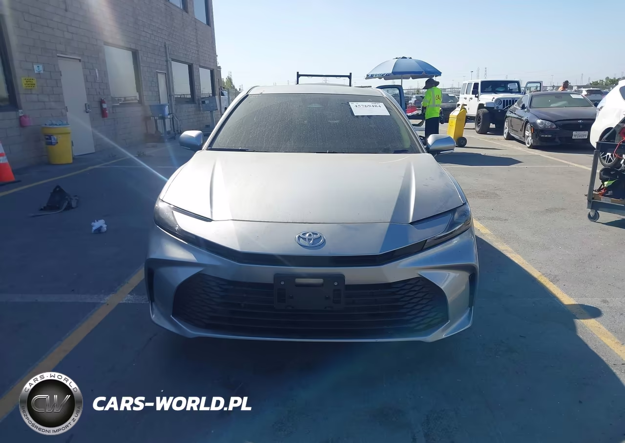 2026 Toyota Camry Le VIN:4T1DAACK9TU255434 - 12