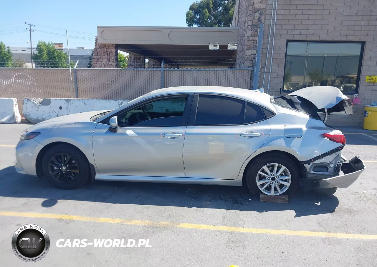 2026 Toyota Camry Le VIN:4T1DAACK9TU255434 - 14