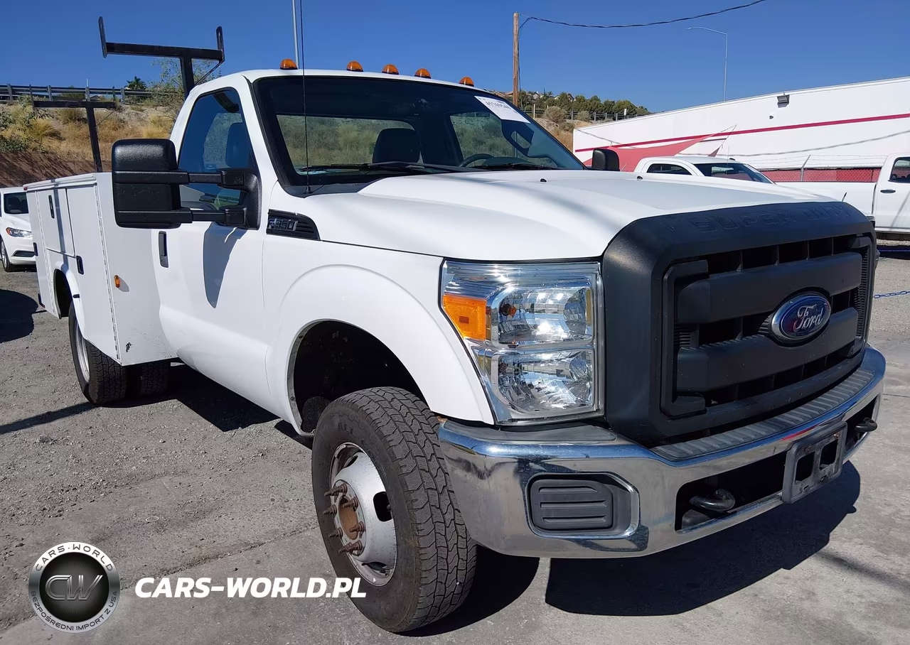 2016 Ford F-350 Chassis Xl