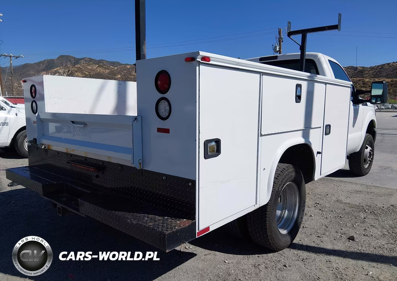 2016 Ford F-350 Chassis Xl VIN:1FDRF3H61GEC86689 - 4