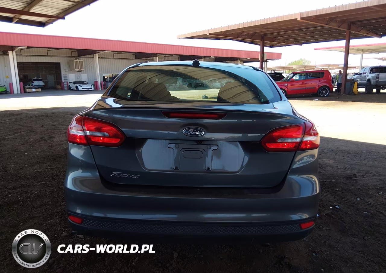 2017 Ford Focus S VIN:1FADP3E24HL333424 - 16