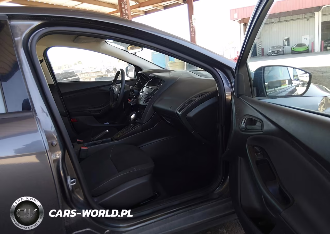 2017 Ford Focus S VIN:1FADP3E24HL333424 - 5