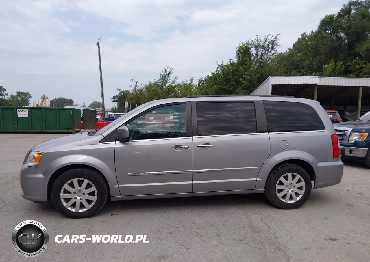 2016 Chrysler Town & Country Touring VIN:2C4RC1BGXGR269461 - 14