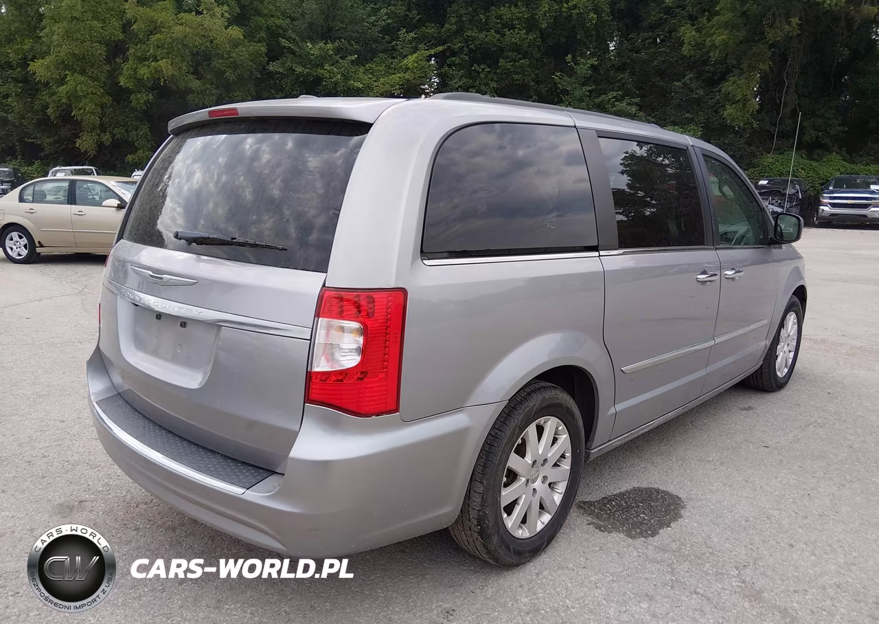 2016 Chrysler Town & Country Touring VIN:2C4RC1BGXGR269461 - 4