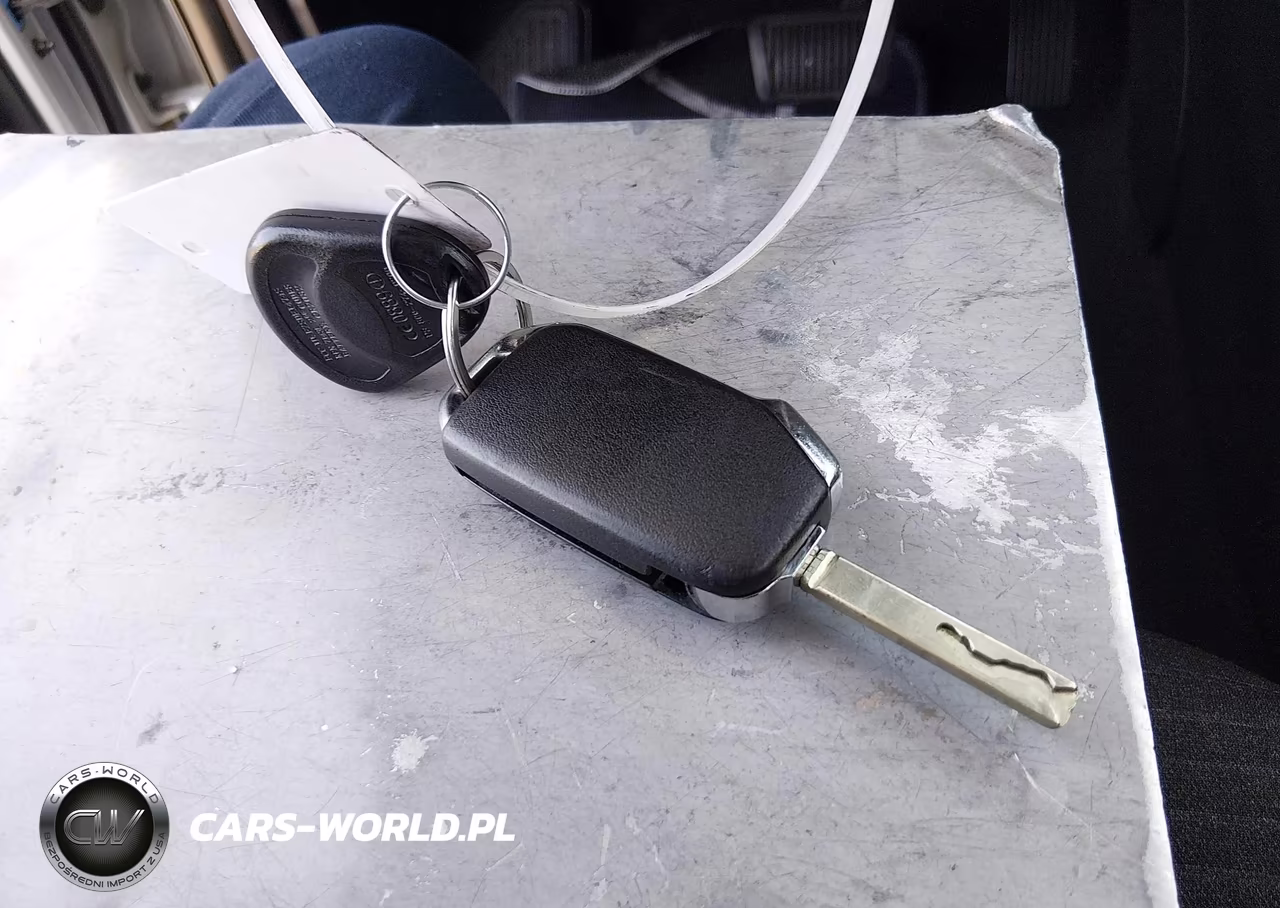 2020 Kia Soul S VIN:KNDJ23AU2L7028041 - 11