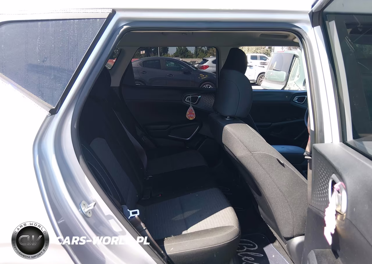 2020 Kia Soul S VIN:KNDJ23AU2L7028041 - 8
