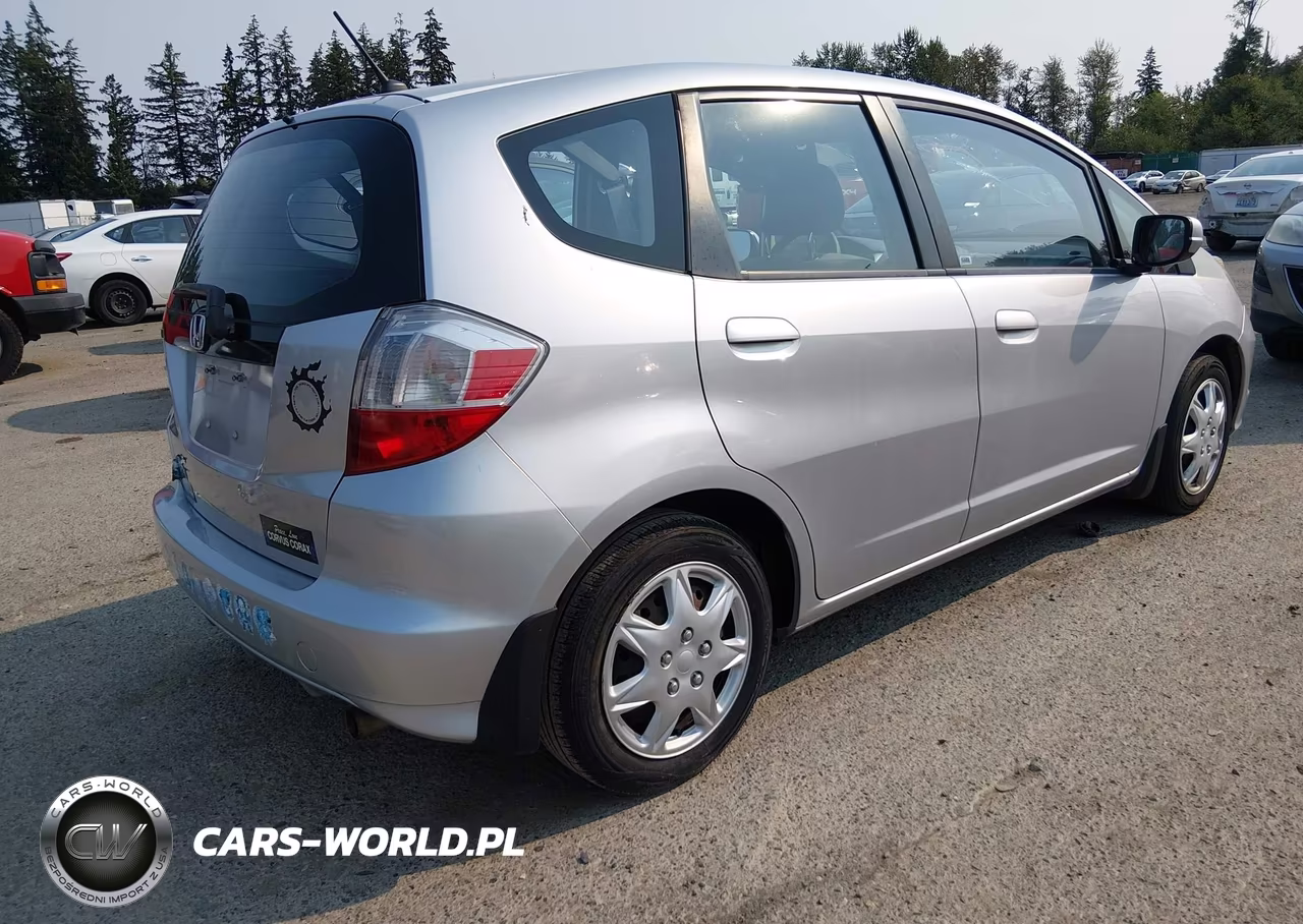 2013 Honda Fit VIN:JHMGE8H31DC055038 - 4