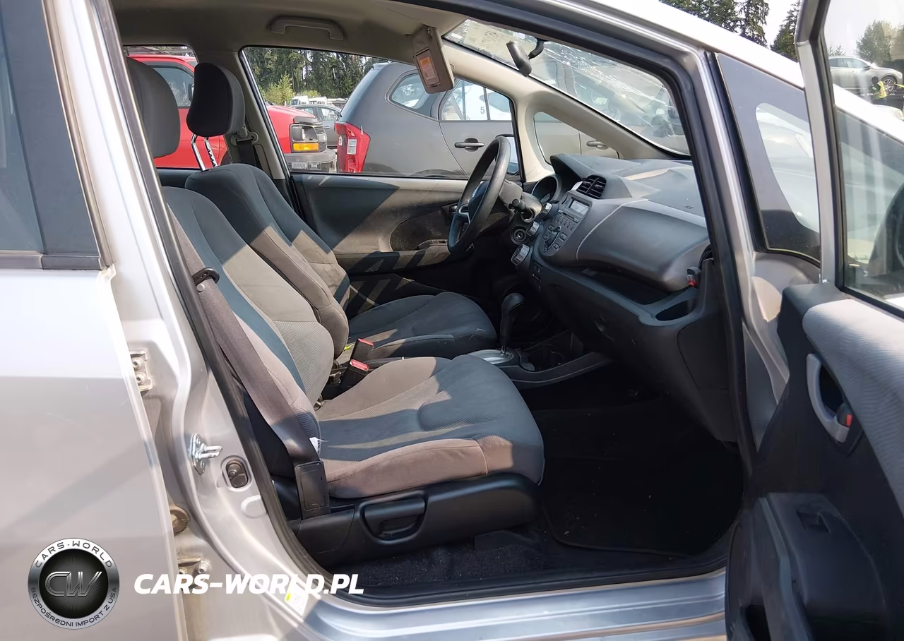 2013 Honda Fit VIN:JHMGE8H31DC055038 - 5