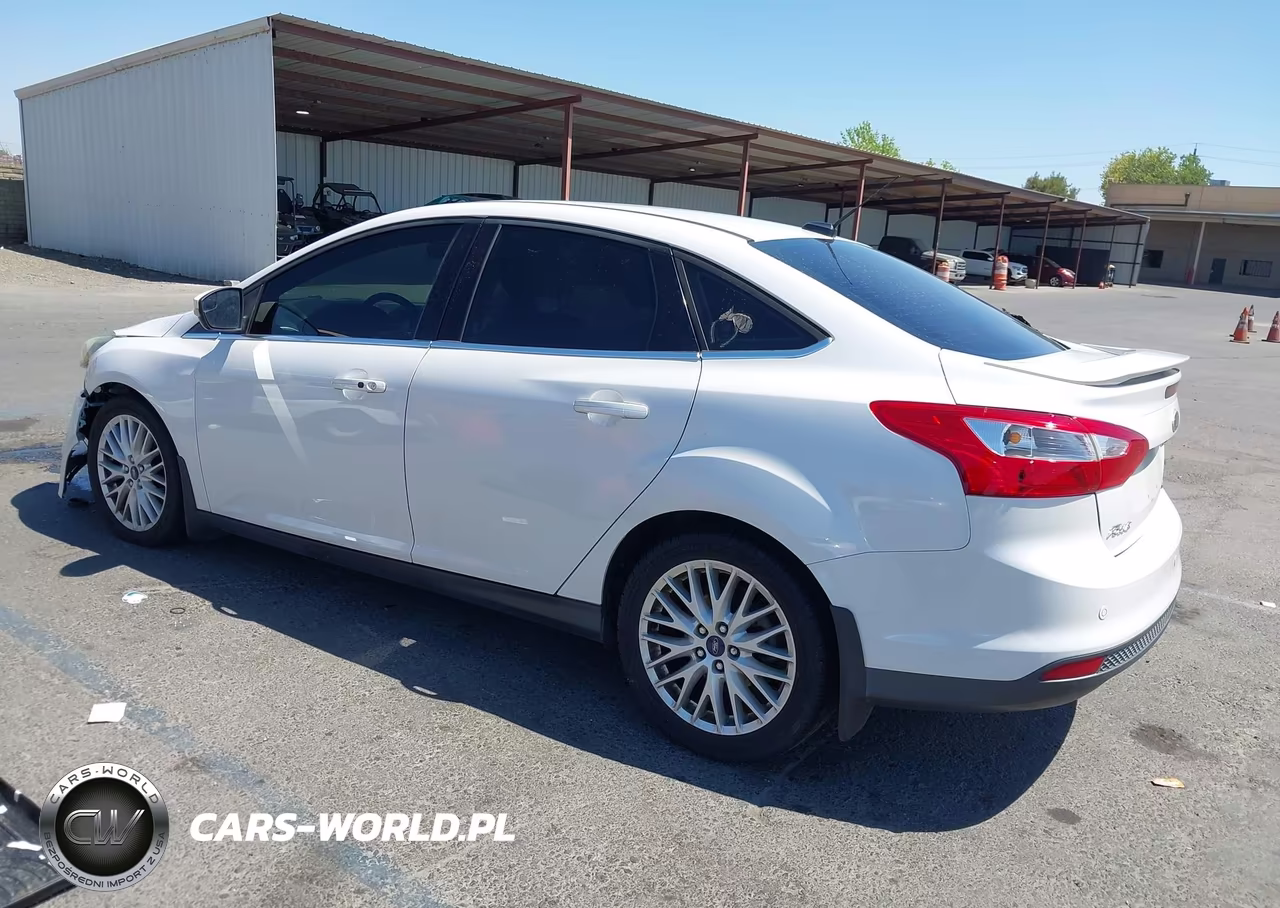 2013 Ford Focus Titanium VIN:1FADP3J27DL382603 - 3