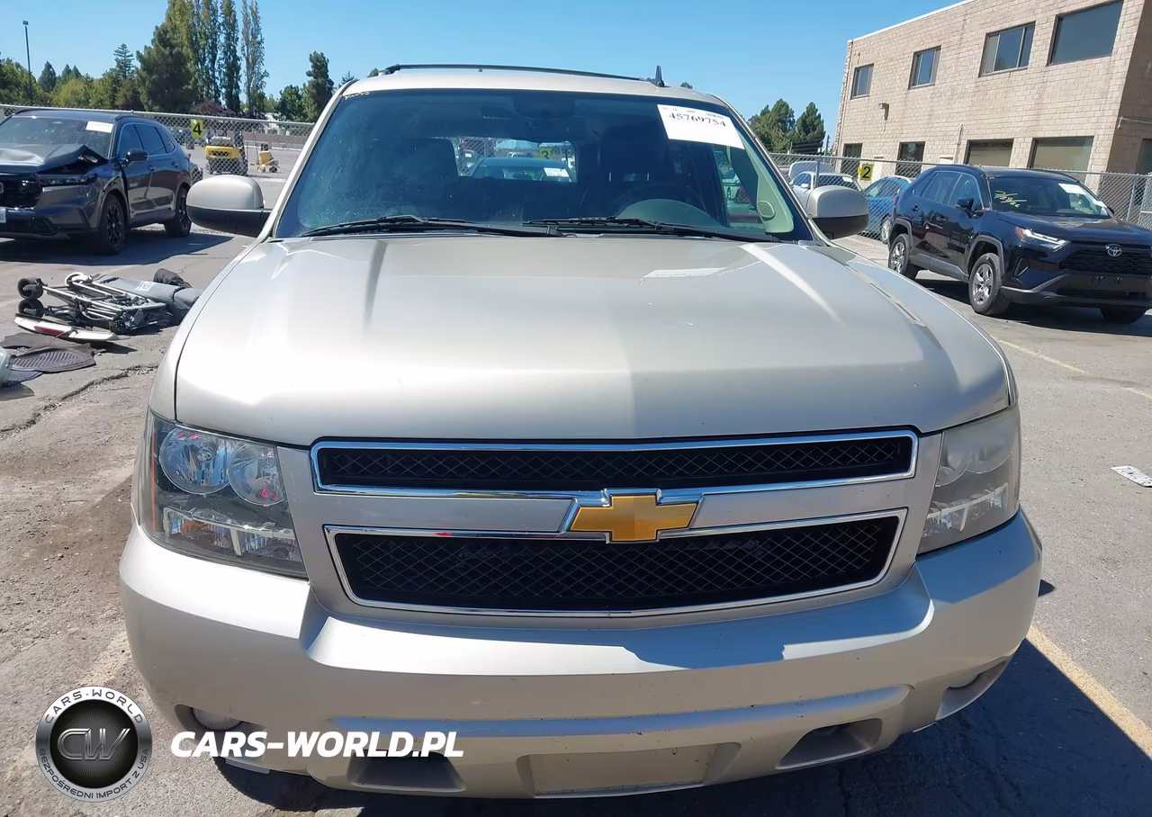 2014 Chevrolet Suburban Lt VIN:1GNSKJE77ER201841 - 13