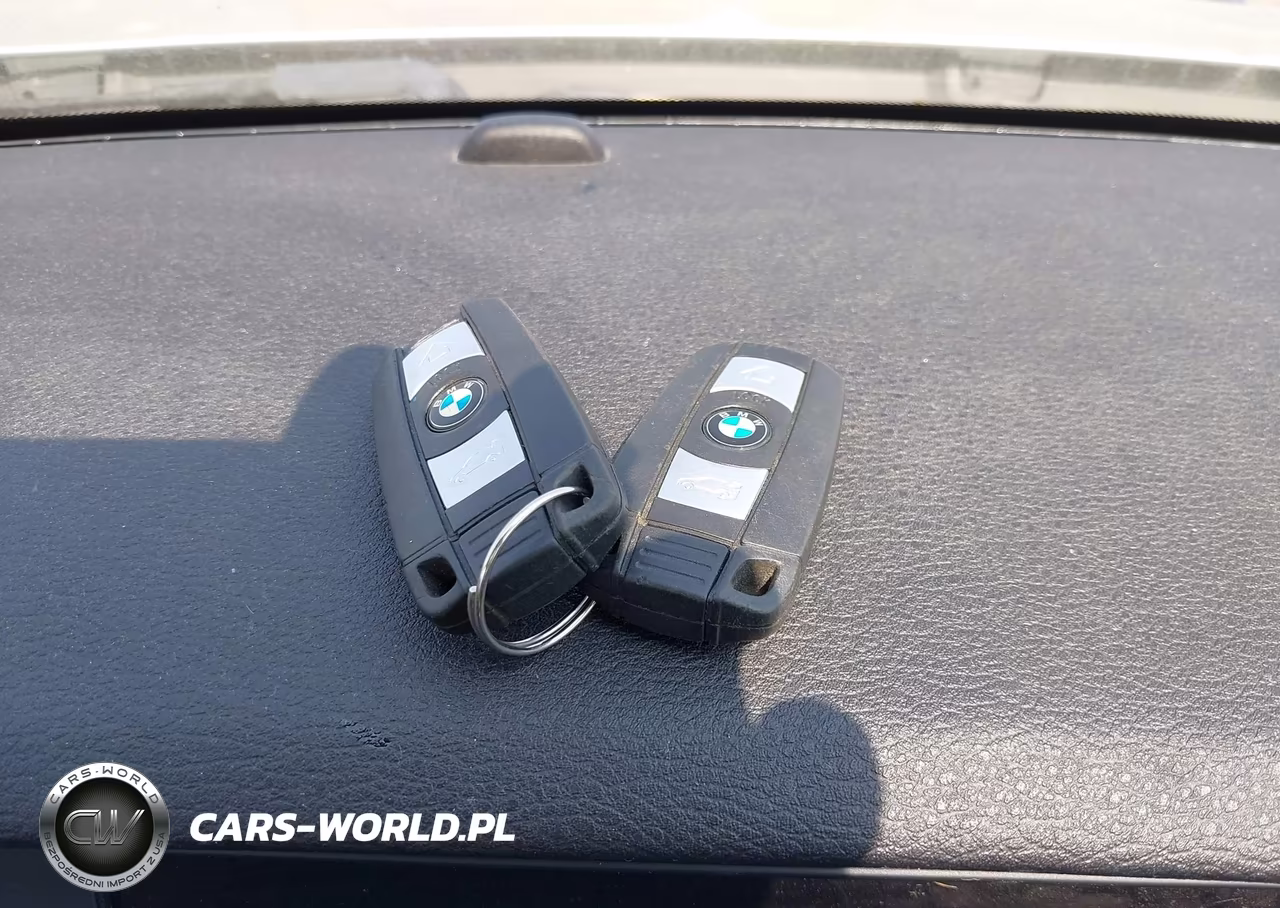 2015 BMW X1 xDrive28I VIN:WBAVL1C57FVY26704 - 11