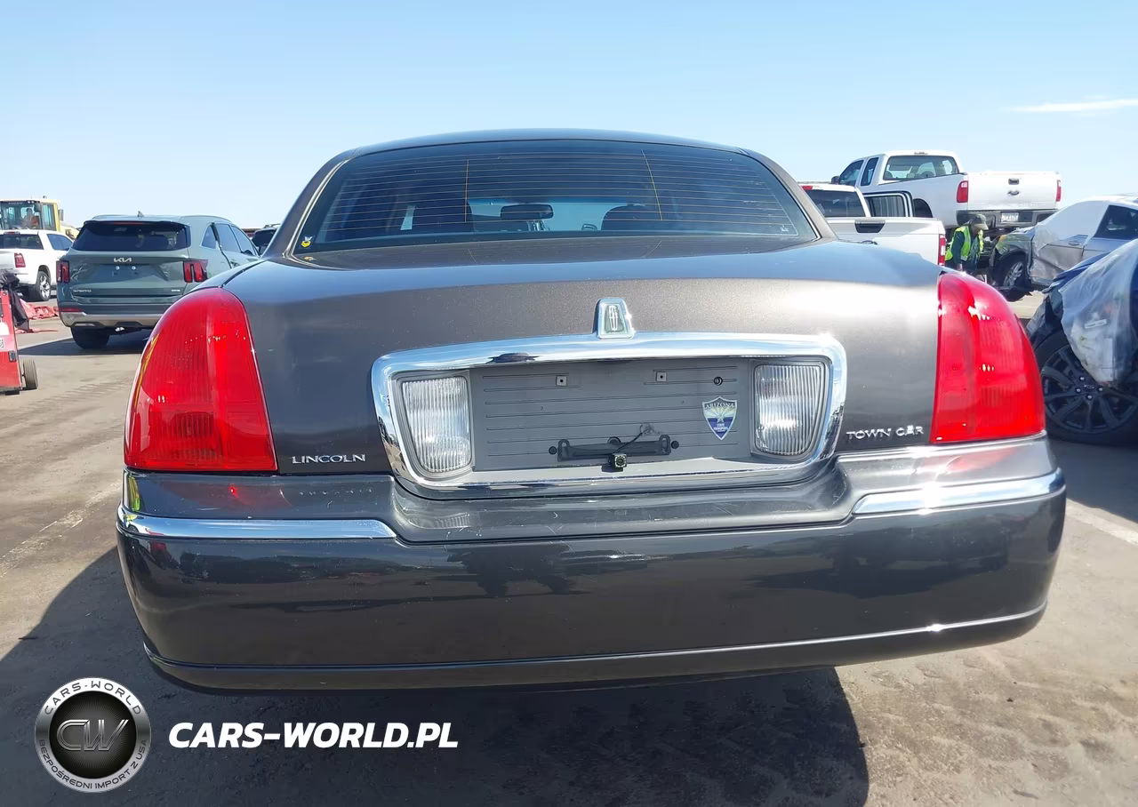 2007 Lincoln Town Car Signature VIN:1LNHM81W37Y604562 - 17