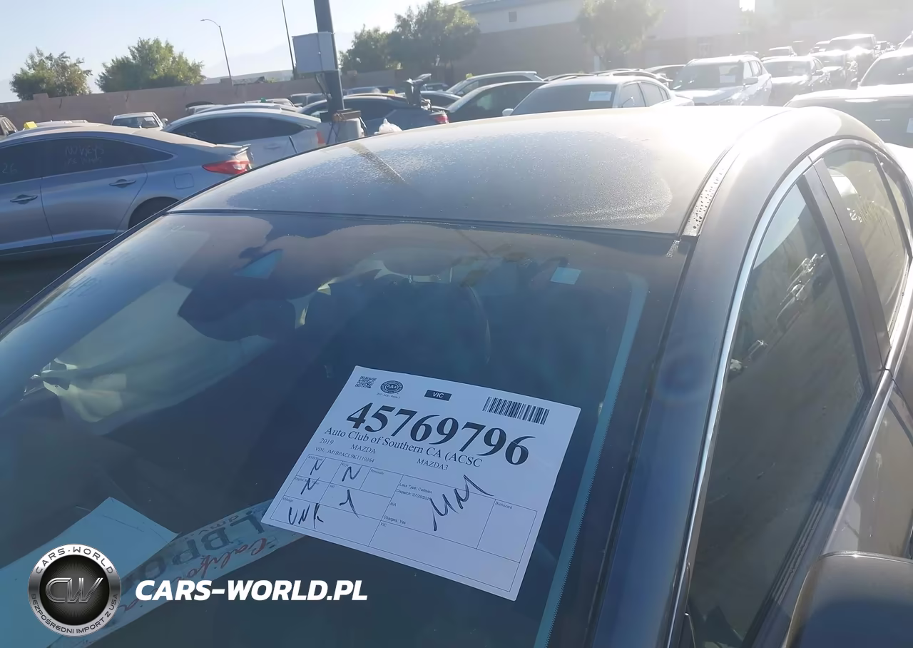 2019 Mazda Mazda3 Select Package VIN:JM1BPACL9K1110364 - 17