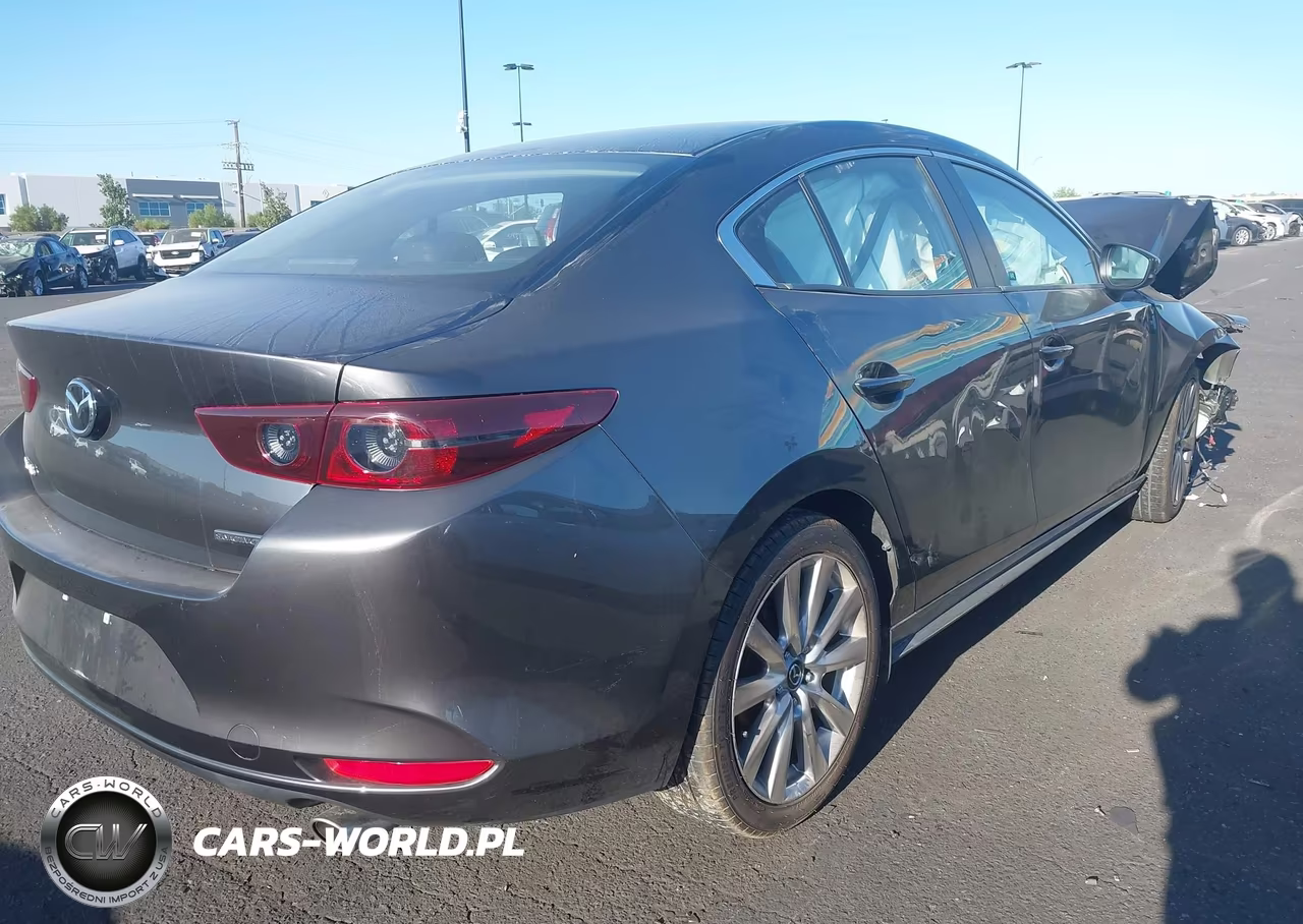 2019 Mazda Mazda3 Select Package VIN:JM1BPACL9K1110364 - 4