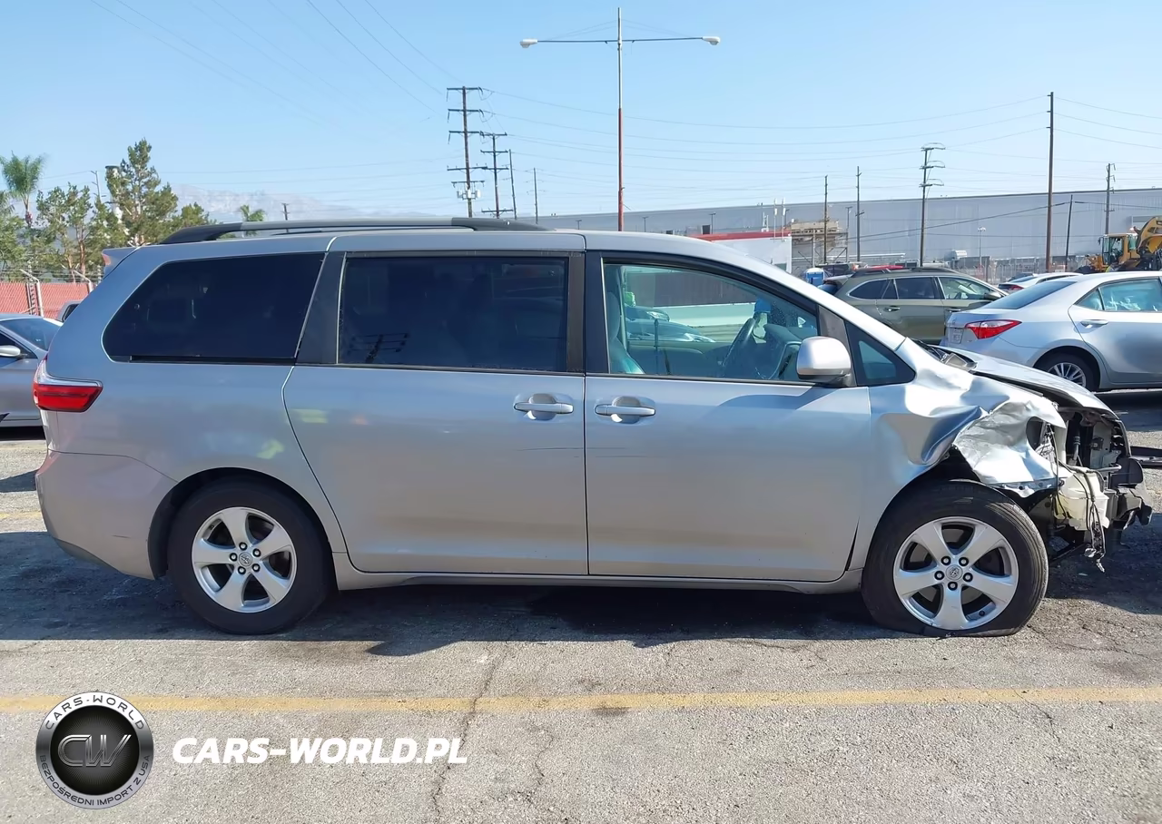2016 Toyota Sienna Le 8 Passenger VIN:5TDKK3DC4GS748296 - 14