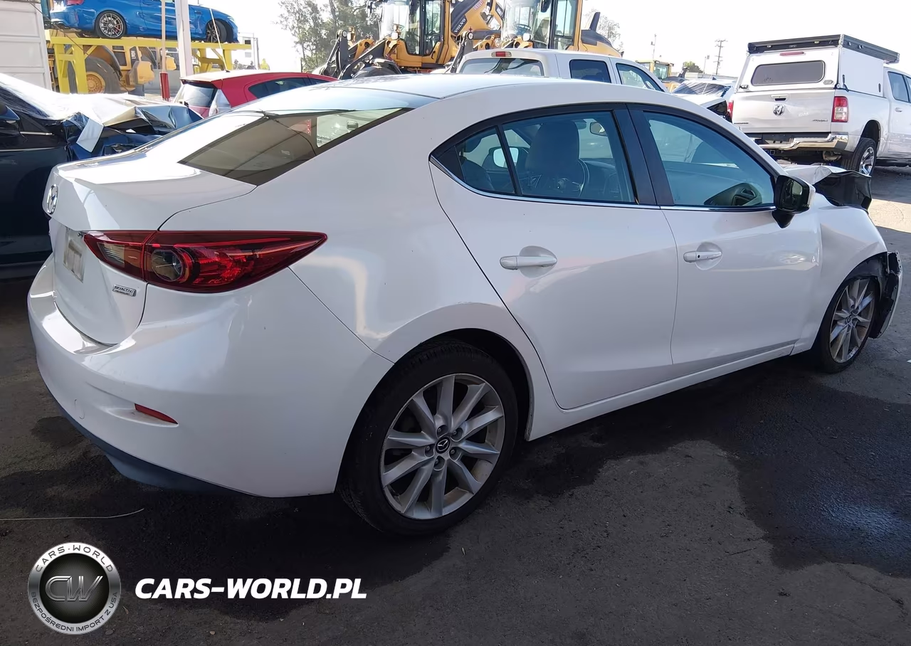 2017 Mazda Mazda3 Touring VIN:3MZBN1V79HM113506 - 4