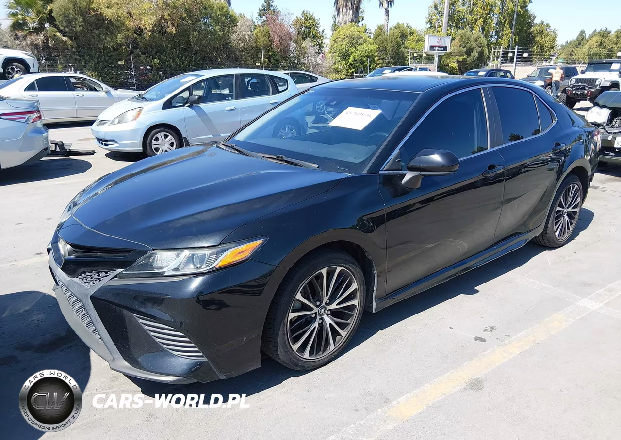 2018 Toyota Camry Se VIN:4T1B11HK2JU579032 - 2