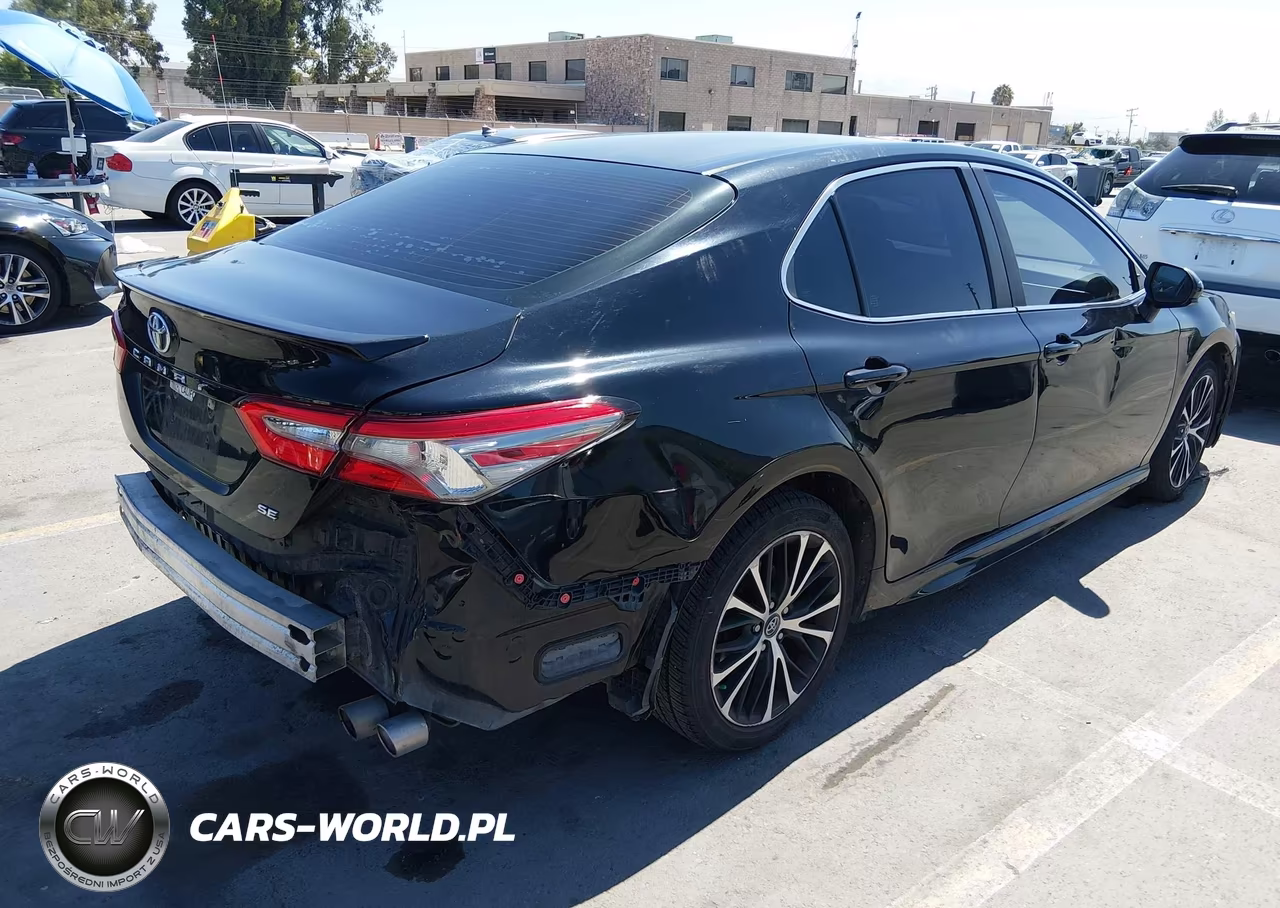 2018 Toyota Camry Se VIN:4T1B11HK2JU579032 - 4