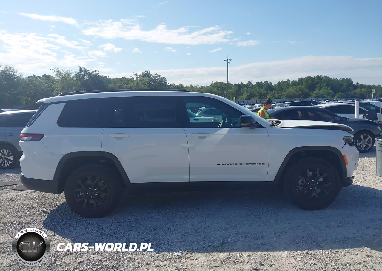 2025 Jeep Grand Cherokee L Altitude X 4X2 VIN:1C4RJJAG3S8721410 - 13