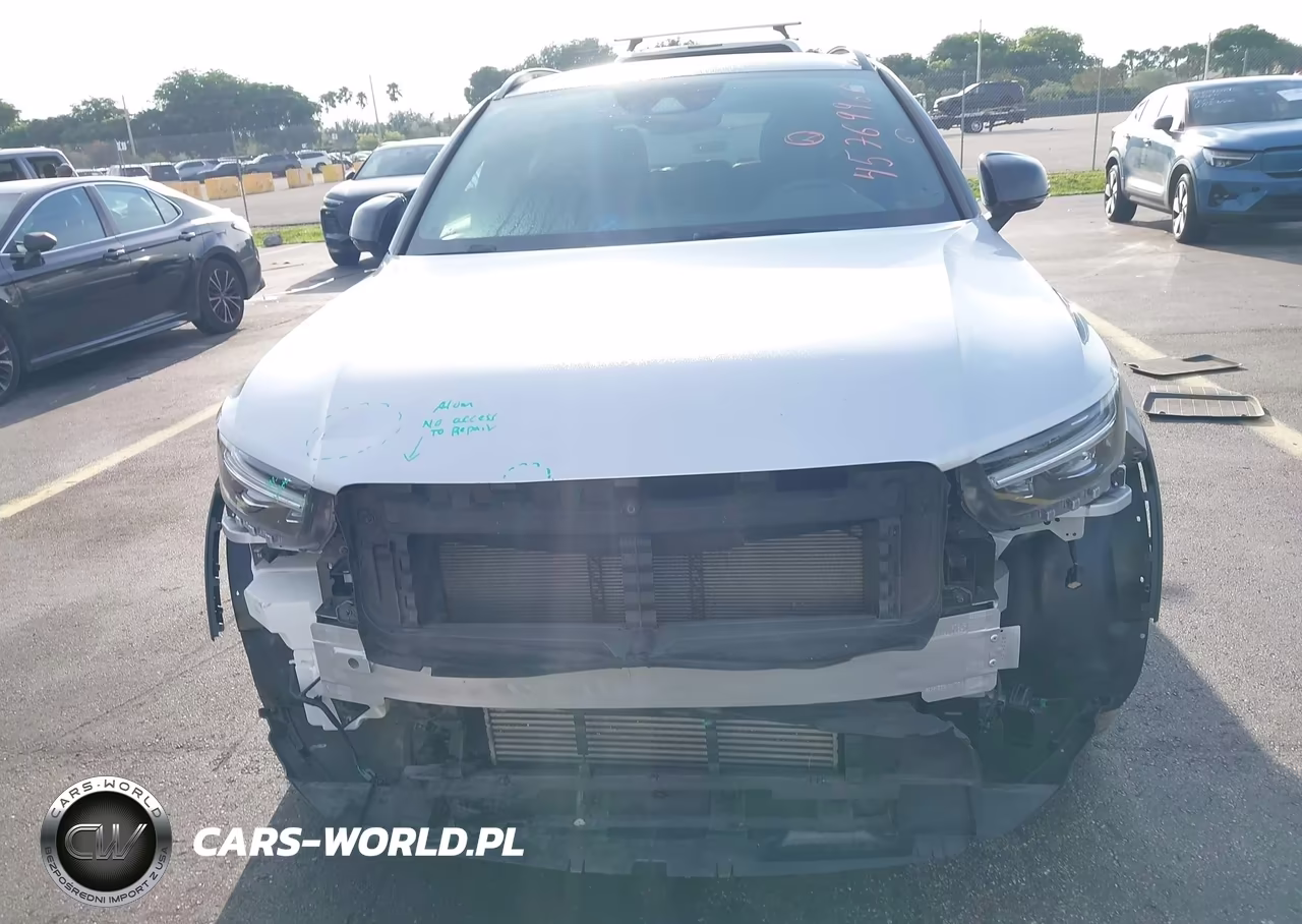 2019 Volvo Xc40 T5 R-Design VIN:YV4162UMXK2086627 - 13