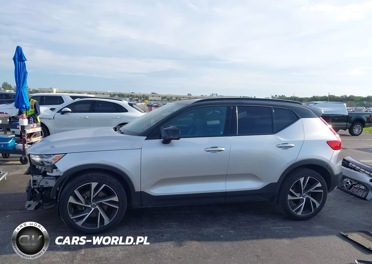 2019 Volvo Xc40 T5 R-Design VIN:YV4162UMXK2086627 - 15