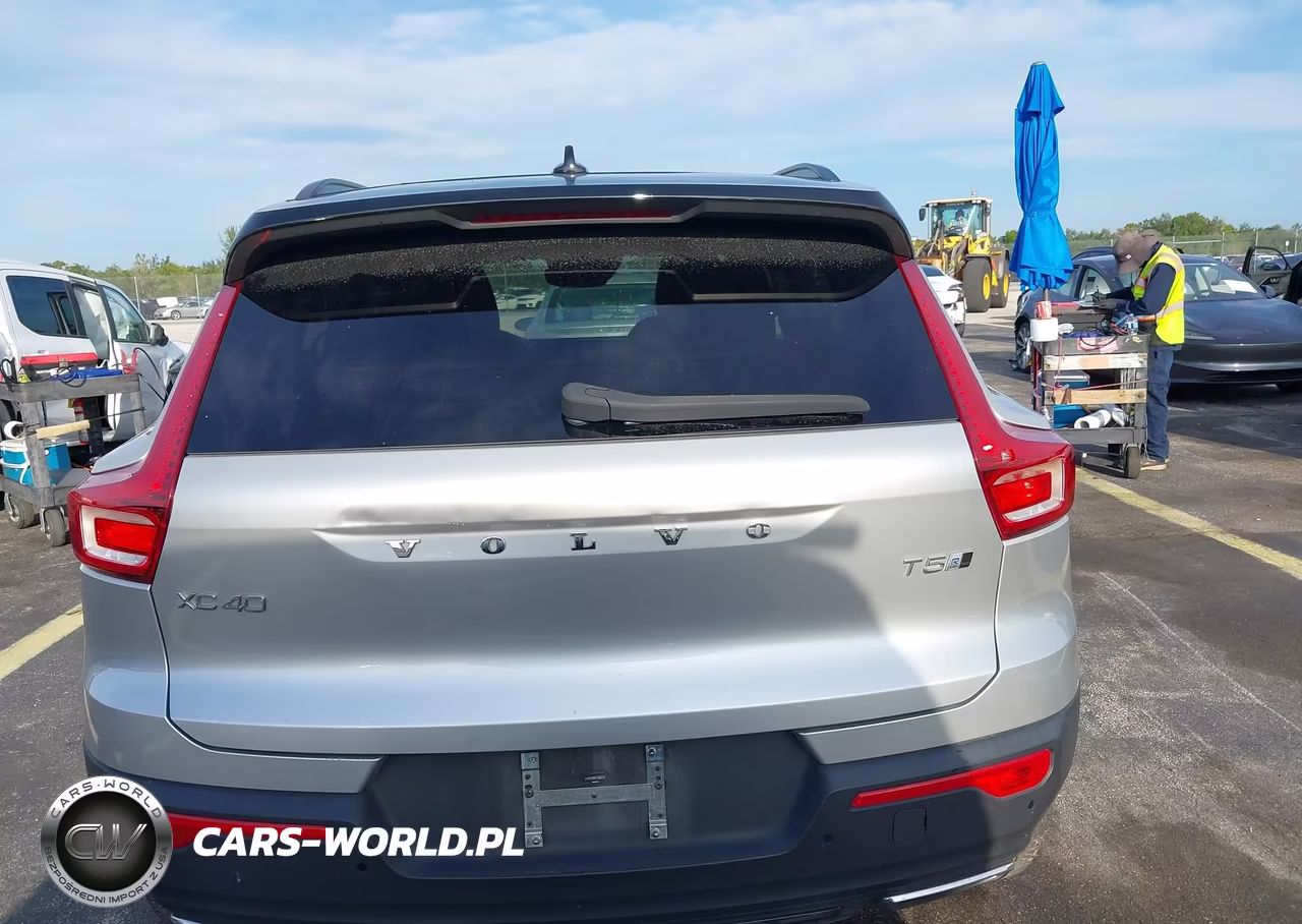 2019 Volvo Xc40 T5 R-Design VIN:YV4162UMXK2086627 - 17