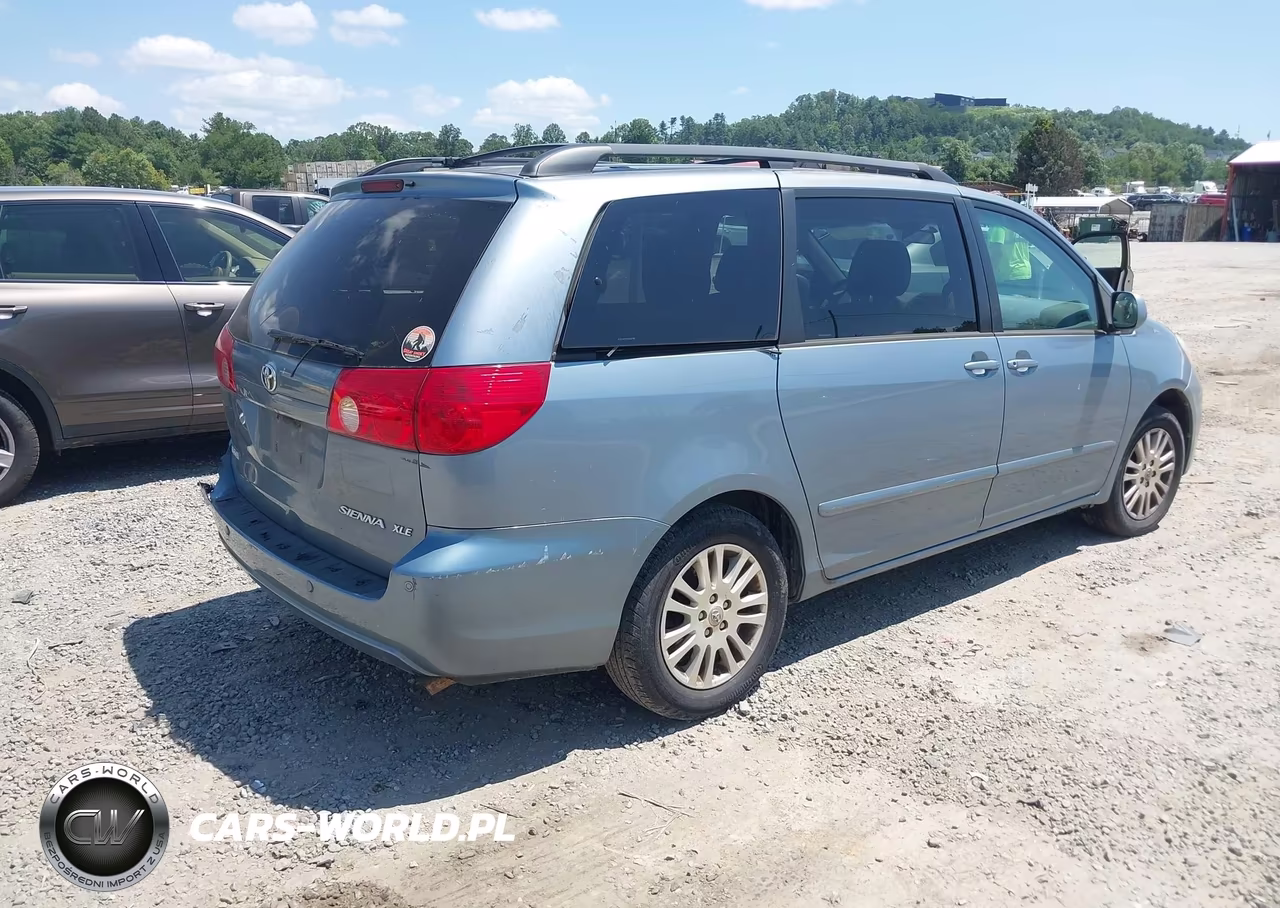 2010 Toyota Sienna Xle VIN:5TDYK4CC9AS320720 - 4