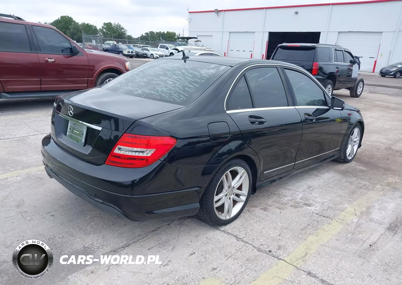 2013 Mercedes-Benz C 250 Sport VIN:WDDGF4HB1DR256763 - 4