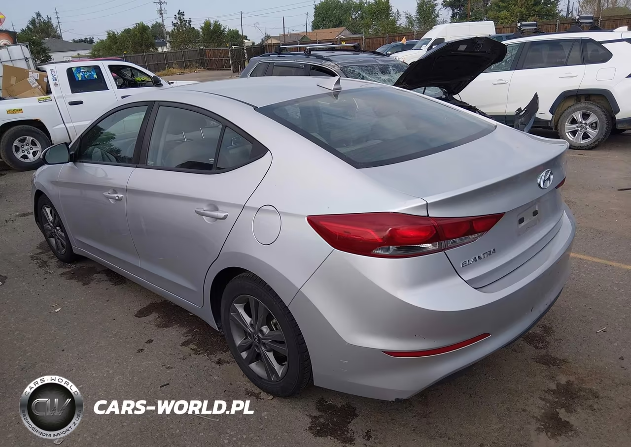 2018 Hyundai Elantra Sel VIN:5NPD84LF5JH318394 - 3