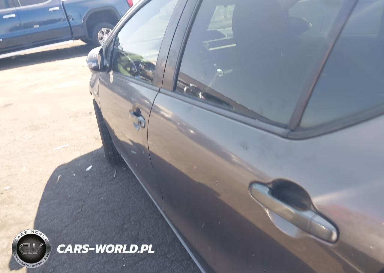 2015 Toyota Prius C Two VIN:JTDKDTB35F1111166 - 14