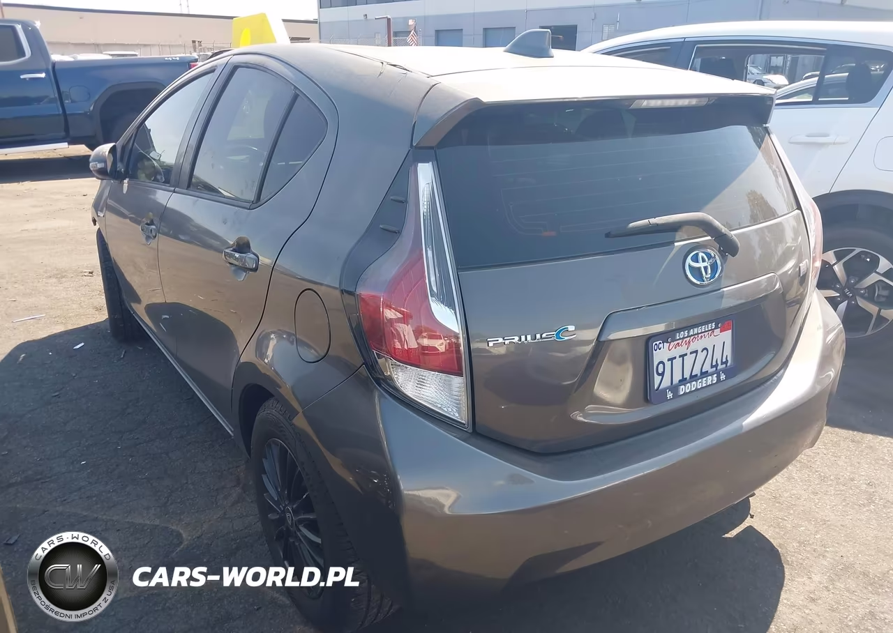 2015 Toyota Prius C Two VIN:JTDKDTB35F1111166 - 3