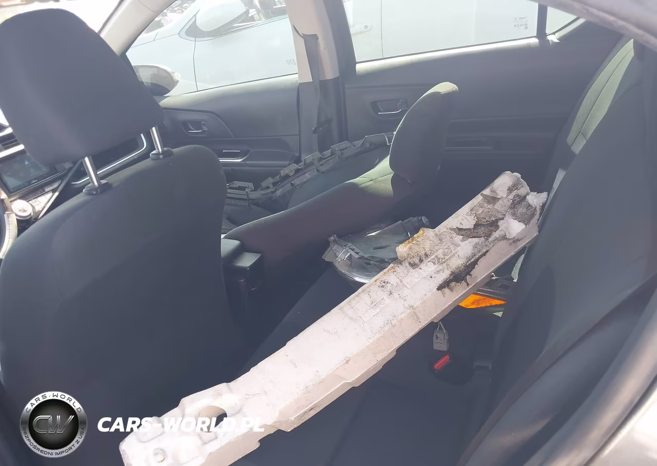 2015 Toyota Prius C Two VIN:JTDKDTB35F1111166 - 8
