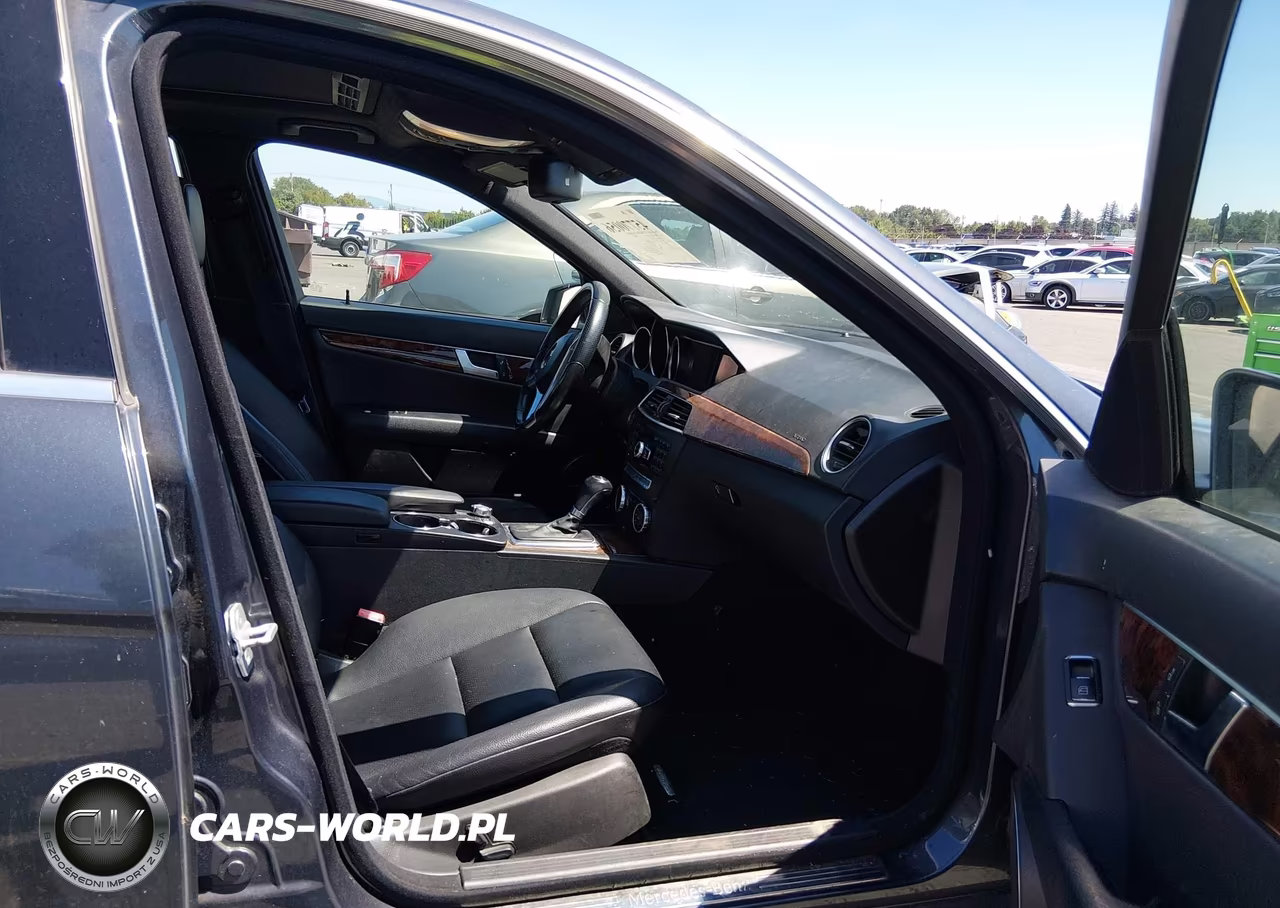 2014 Mercedes-Benz C 300 Sport 4Matic VIN:WDDGF8AB2EA895638 - 5