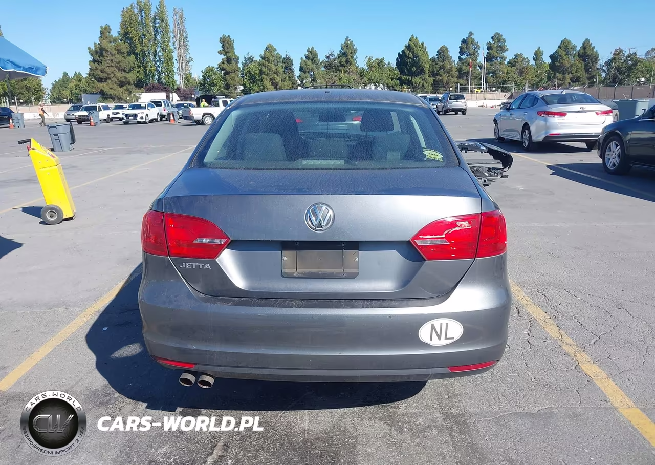 2011 Volkswagen Jetta 2.0L S VIN:3VW2K7AJ1BM382846 - 17