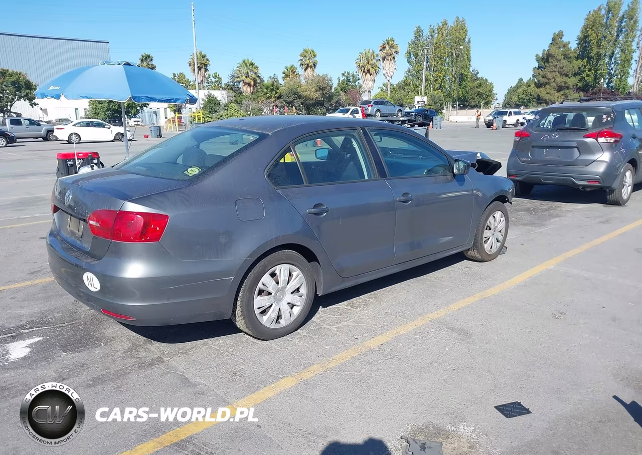 2011 Volkswagen Jetta 2.0L S VIN:3VW2K7AJ1BM382846 - 4