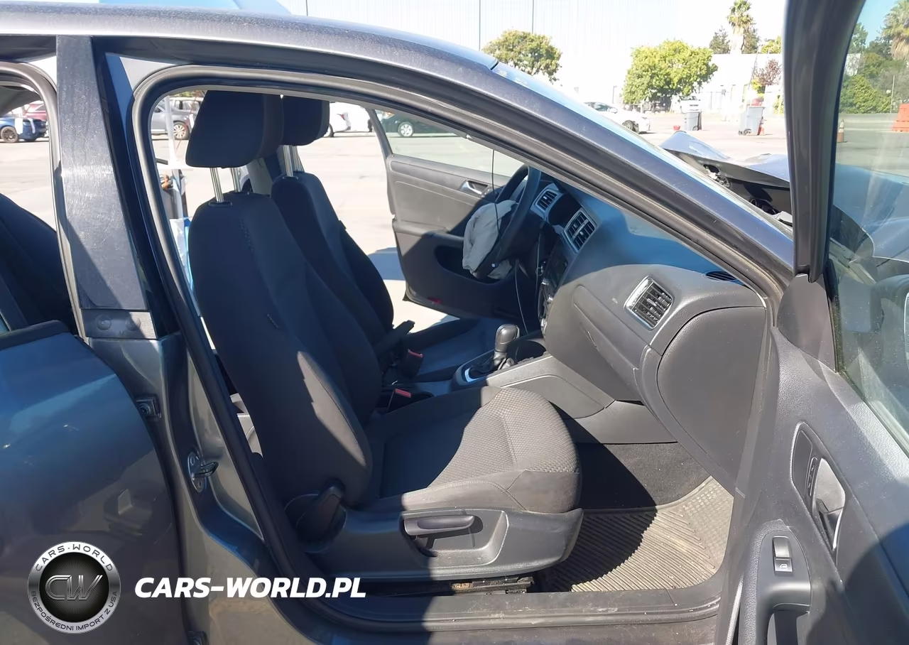 2011 Volkswagen Jetta 2.0L S VIN:3VW2K7AJ1BM382846 - 5
