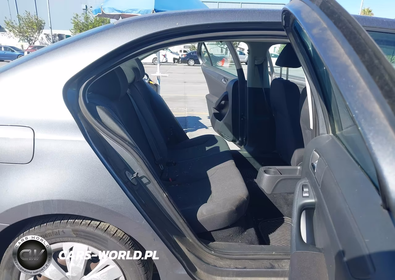 2011 Volkswagen Jetta 2.0L S VIN:3VW2K7AJ1BM382846 - 8