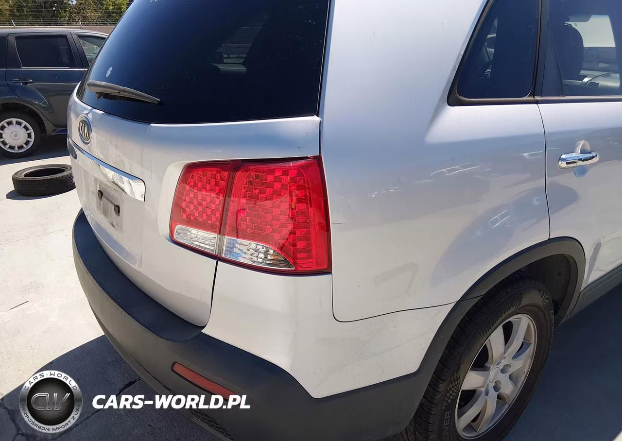 2011 Kia Sorento VIN:5XYKT3A16BG023031 - 6