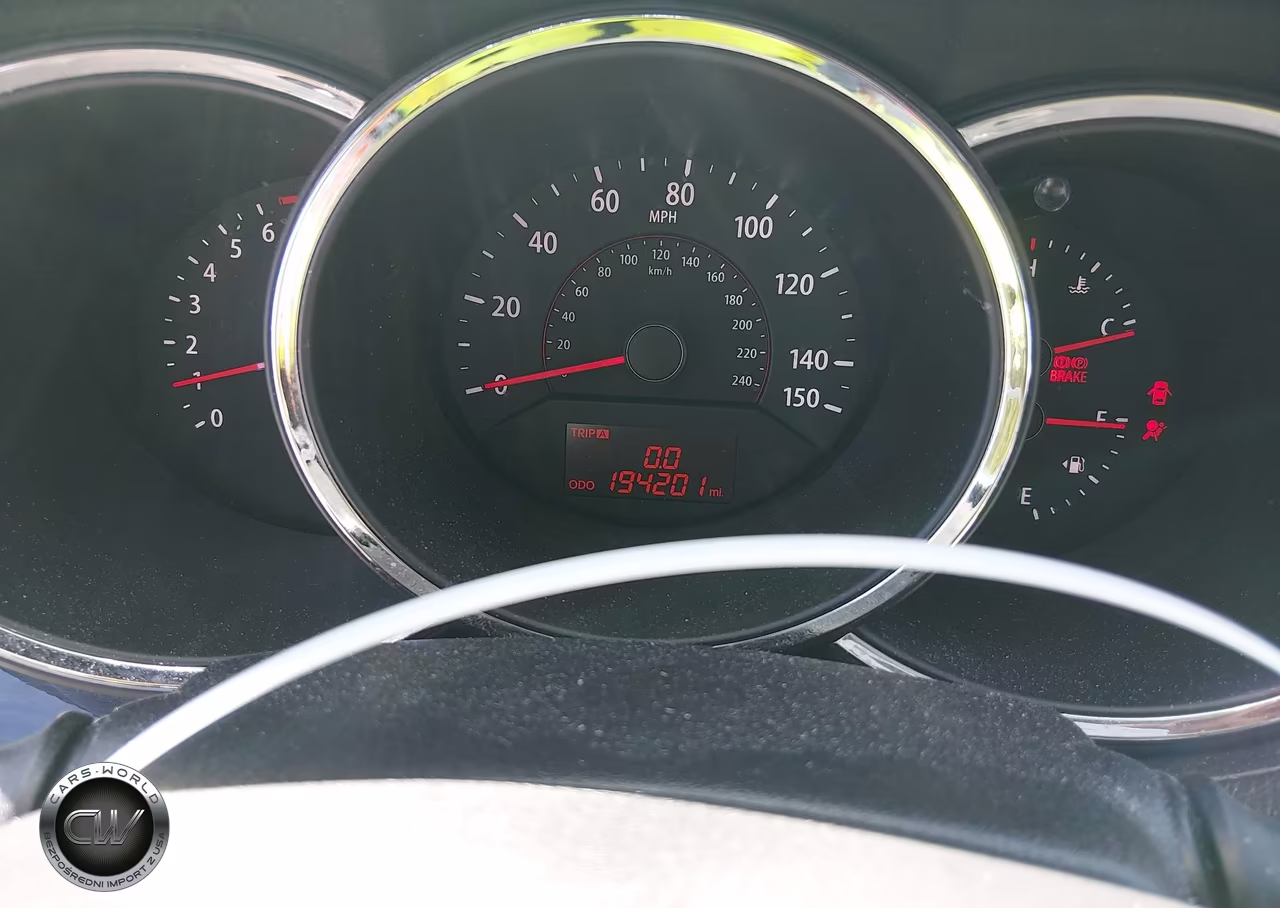 2011 Kia Sorento VIN:5XYKT3A16BG023031 - 7