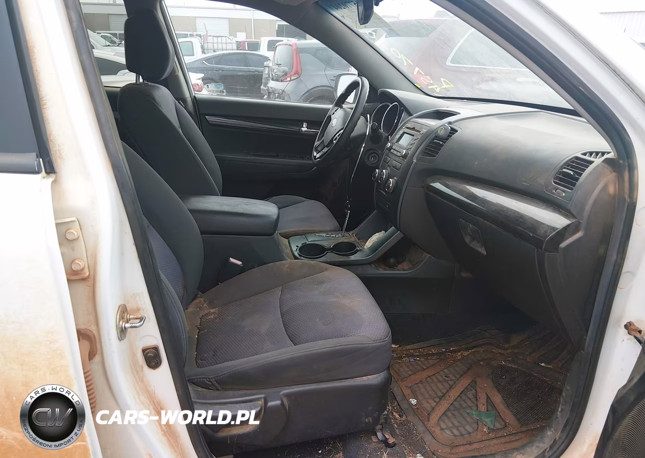 2011 Kia Sorento Lx VIN:5XYKT3A17BG181197 - 5