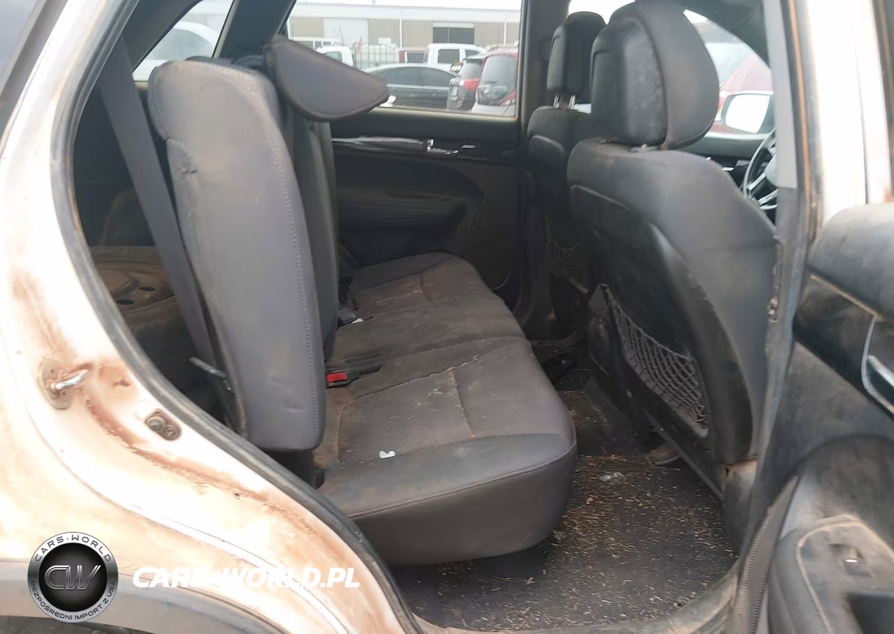 2011 Kia Sorento Lx VIN:5XYKT3A17BG181197 - 8